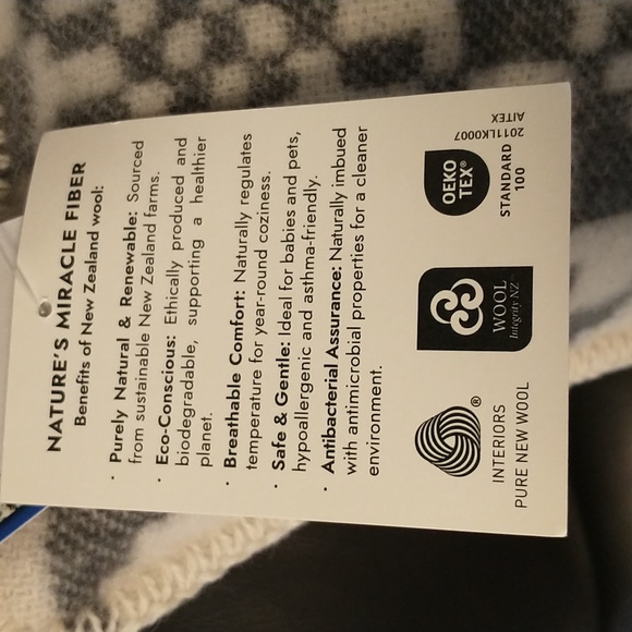 NWT Barker Textiles 100% New Zealand wool throw pillow - Picture 4 of 4